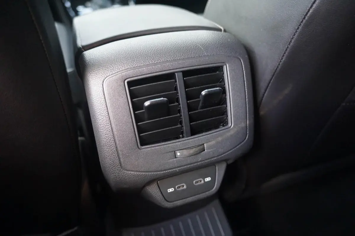 1.5 TSI 150pk DSG R-Line Business | Panoramadak | Trekhaak Afneembaar | IQ-light | Keyless