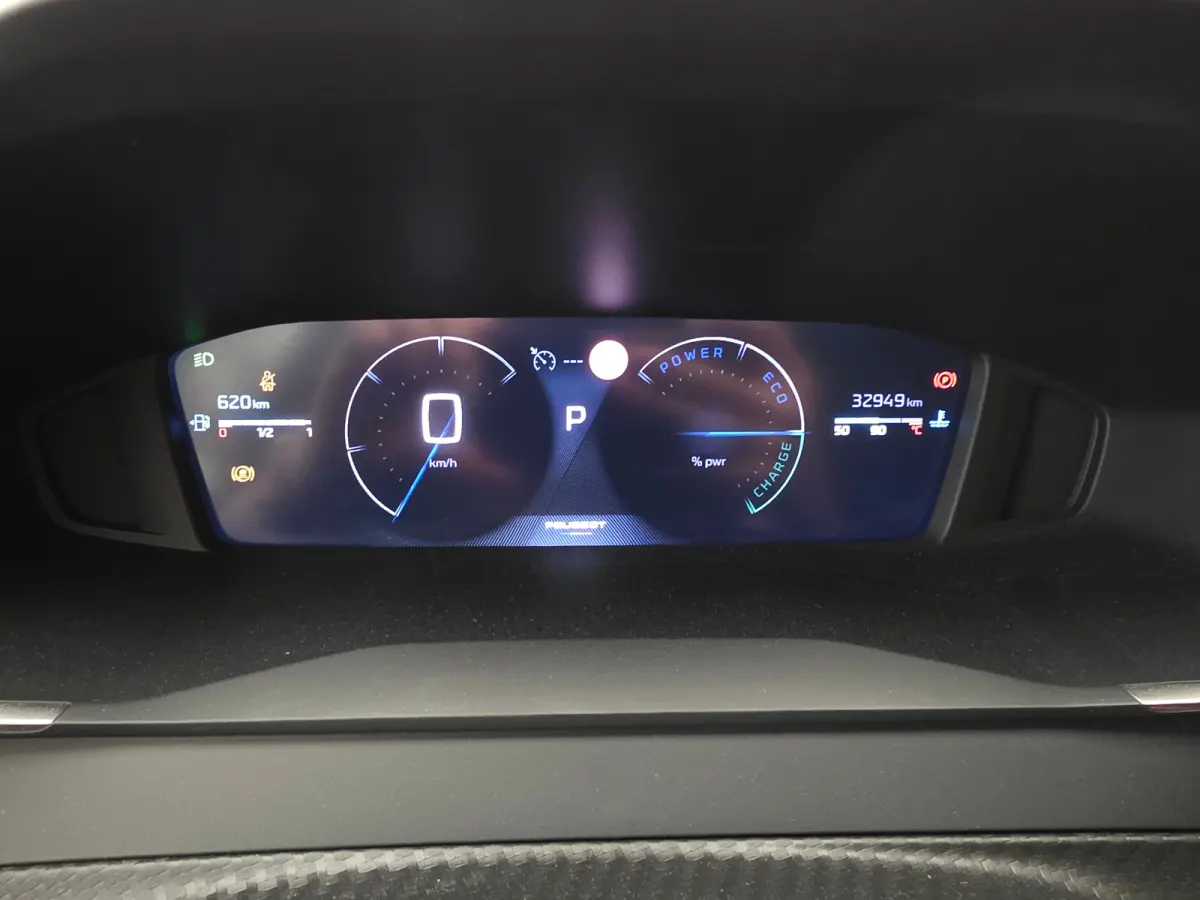 Hybrid 100 e-DCS6 Allure LED | 16" Lichtmetaal | Parkeersensoren Rondom | Carplay | Climate Control | Getinte ruiten. | Achterspoiler | Apple Carplay/Android Auto|telefoonintegratie premium 