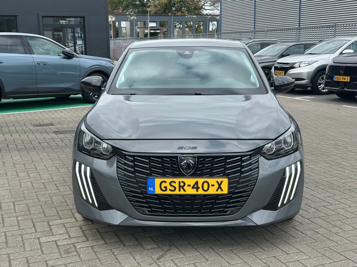 Hybrid 100 e-DCS6 Allure LED | 16" Lichtmetaal | Parkeersensoren Rondom | Carplay | Climate Control | Getinte ruiten. | Achterspoiler | Apple Carplay/Android Auto|telefoonintegratie premium 