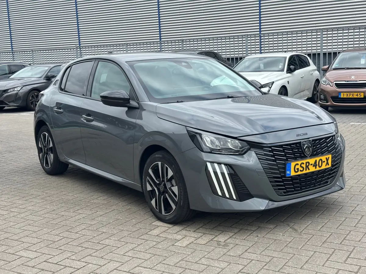 Hybrid 100 e-DCS6 Allure LED | 16" Lichtmetaal | Parkeersensoren Rondom | Carplay | Climate Control | Getinte ruiten. | Achterspoiler | Apple Carplay/Android Auto|telefoonintegratie premium 