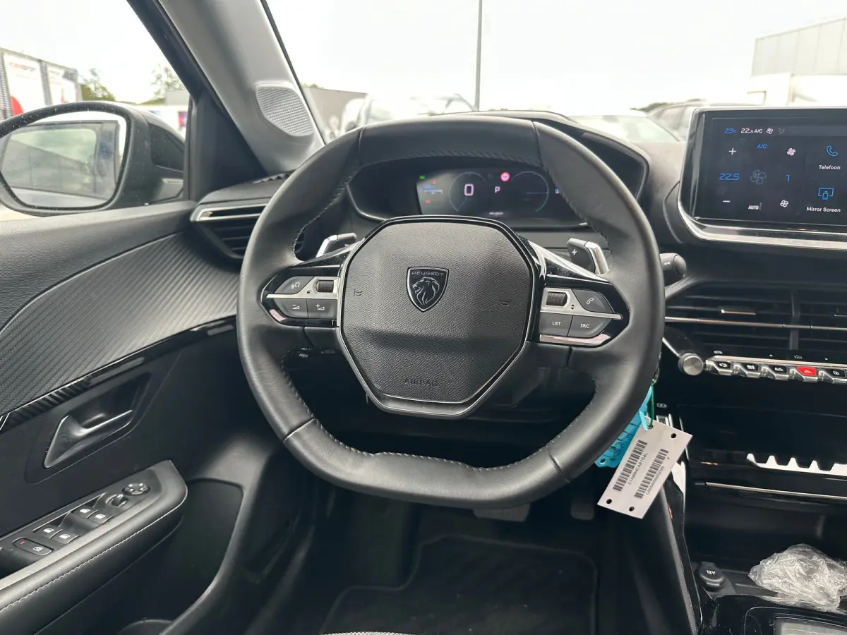 Hybrid 100 e-DCS6 Allure LED | 16" Lichtmetaal | Parkeersensoren Rondom | Carplay | Climate Control | Getinte ruiten. | Achterspoiler | Apple Carplay/Android Auto|telefoonintegratie premium 
