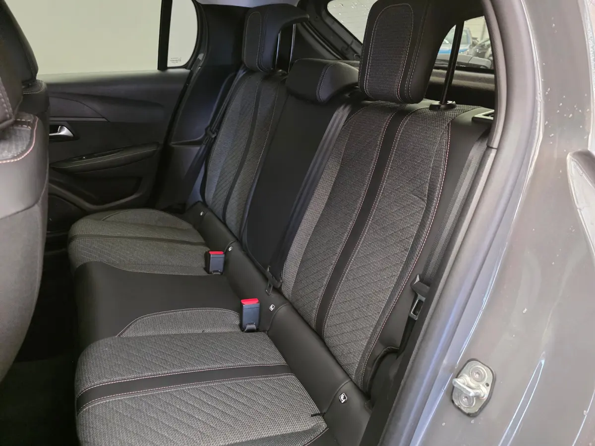 Hybrid 100 e-DCS6 Allure LED | 16" Lichtmetaal | Parkeersensoren Rondom | Carplay | Climate Control | Getinte ruiten. | Achterspoiler | Apple Carplay/Android Auto|telefoonintegratie premium 
