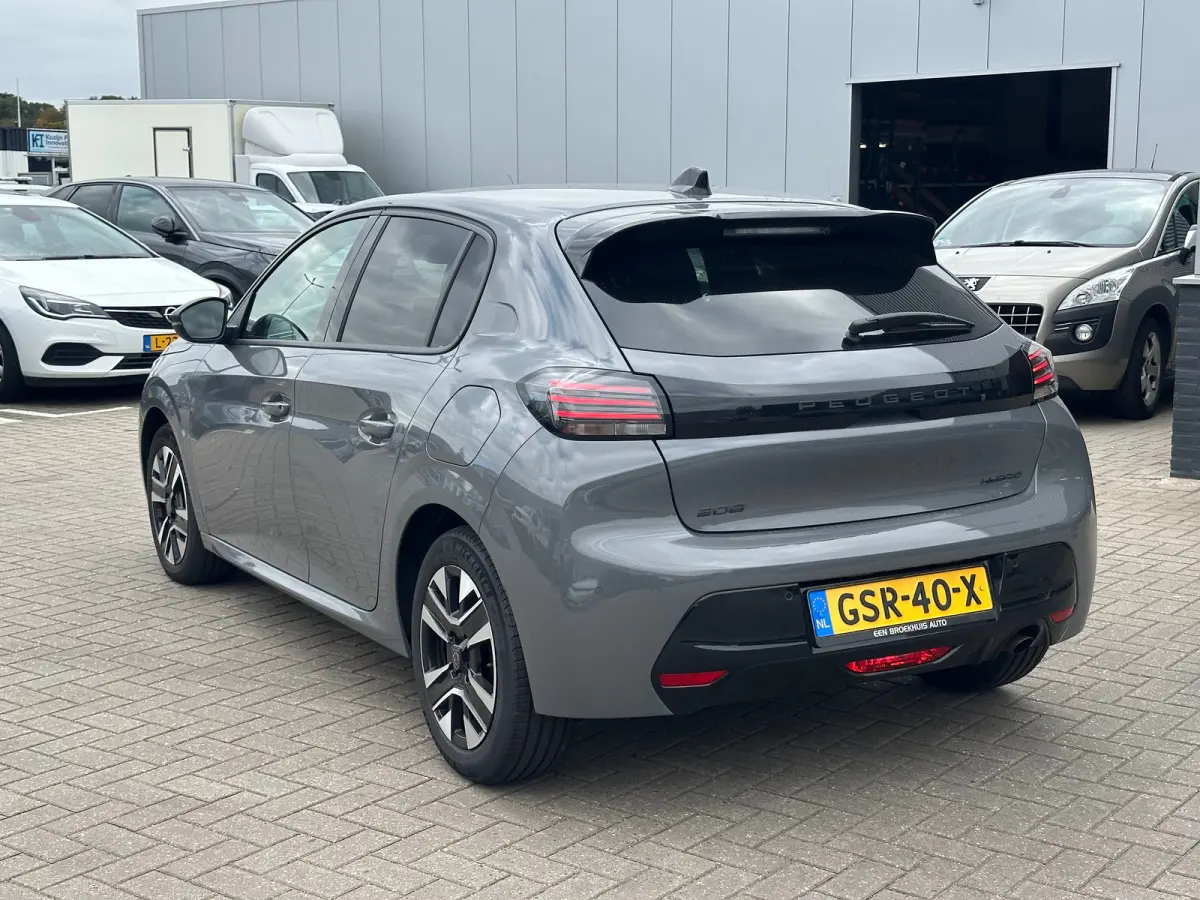 Hybrid 100 e-DCS6 Allure LED | 16" Lichtmetaal | Parkeersensoren Rondom | Carplay | Climate Control | Getinte ruiten. | Achterspoiler | Apple Carplay/Android Auto|telefoonintegratie premium 