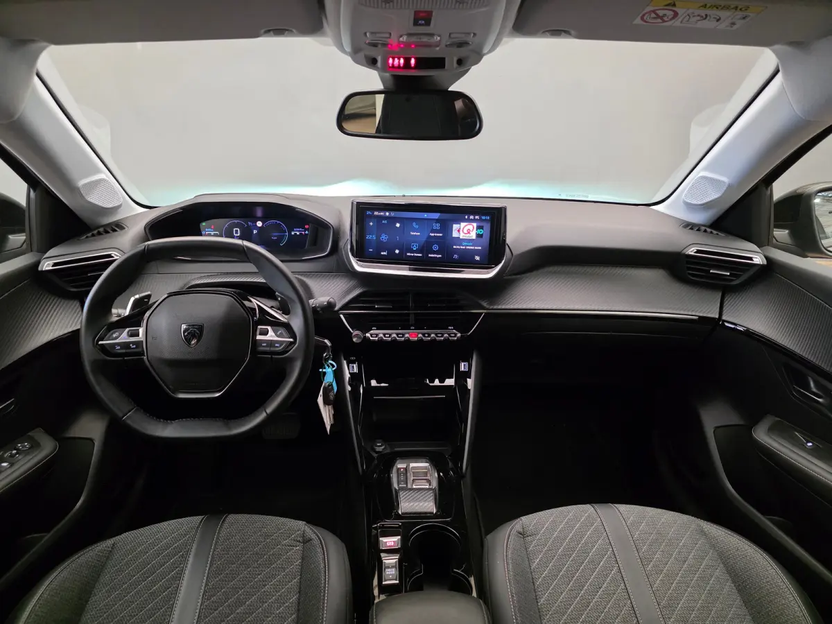 Hybrid 100 e-DCS6 Allure LED | 16" Lichtmetaal | Parkeersensoren Rondom | Carplay | Climate Control | Getinte ruiten. | Achterspoiler | Apple Carplay/Android Auto|telefoonintegratie premium 