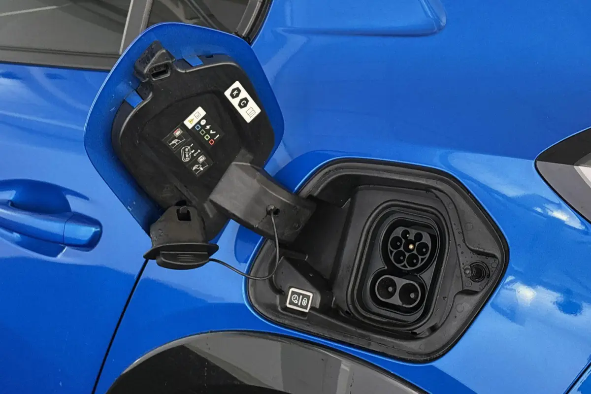 EV Allure Pack 50 kWh Camera Navi Apple CarPlay