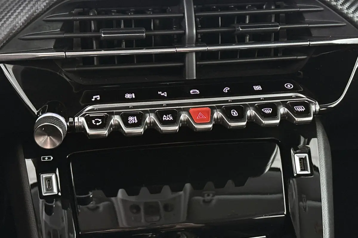 EV Allure Pack 50 kWh Camera Navi Apple CarPlay