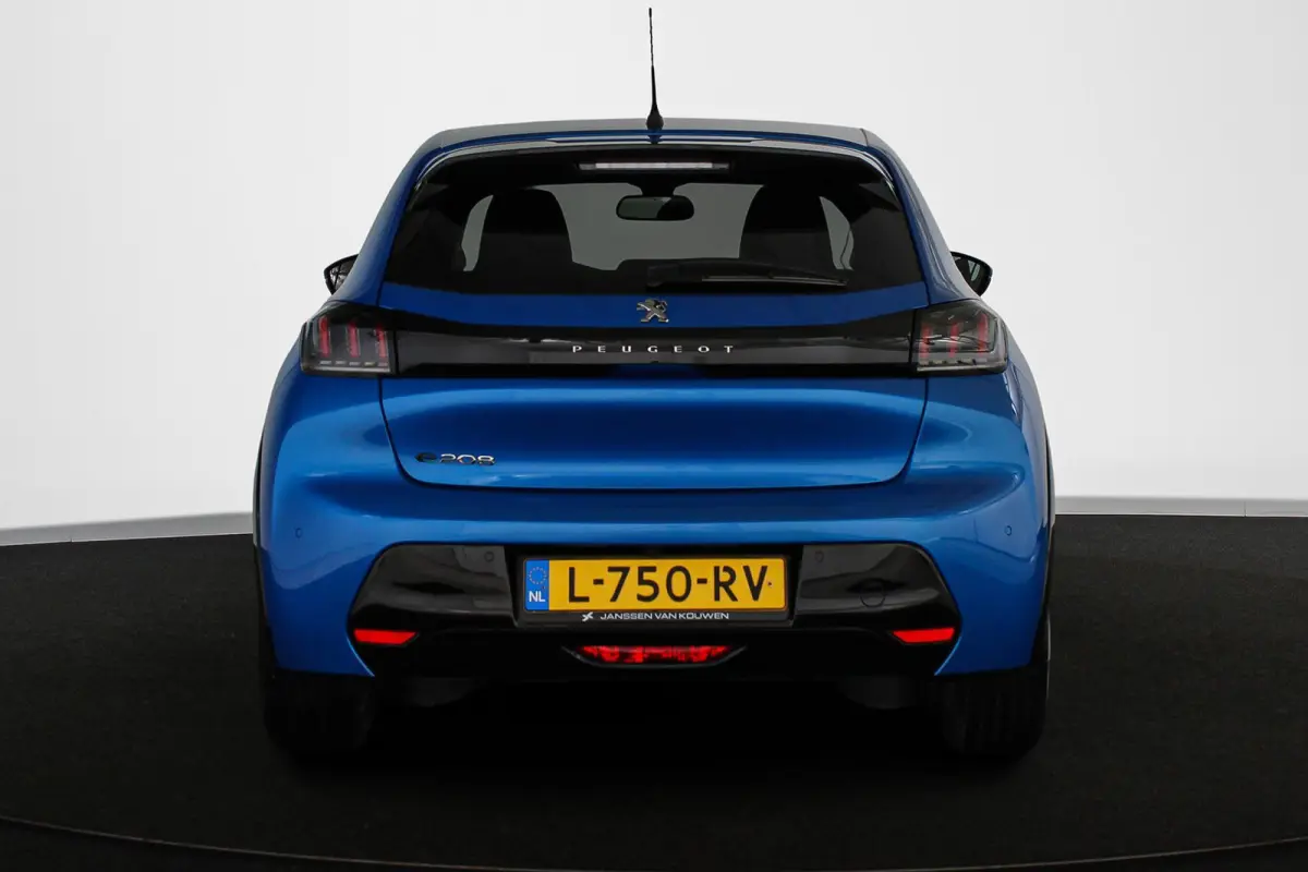 EV Allure Pack 50 kWh Camera Navi Apple CarPlay