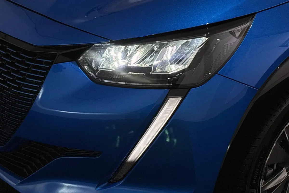 EV Allure Pack 50 kWh Camera Navi Apple CarPlay
