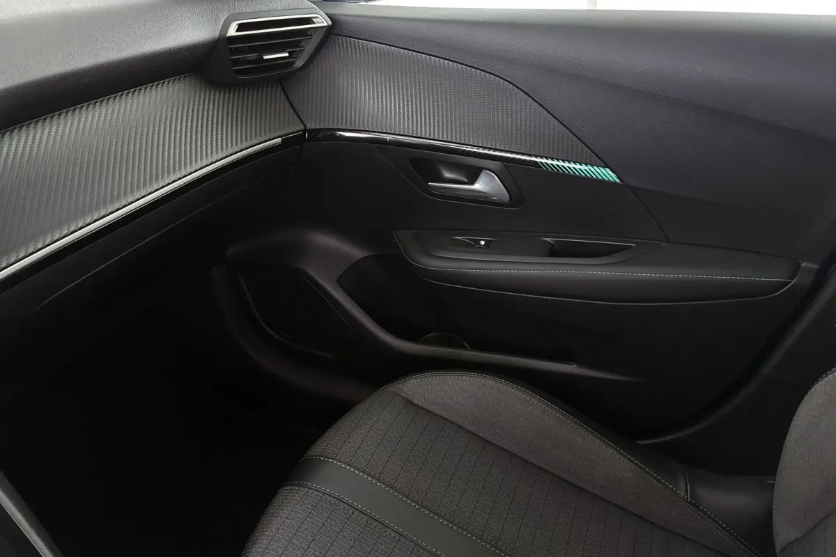 EV Allure Pack 50 kWh Camera Navi Apple CarPlay