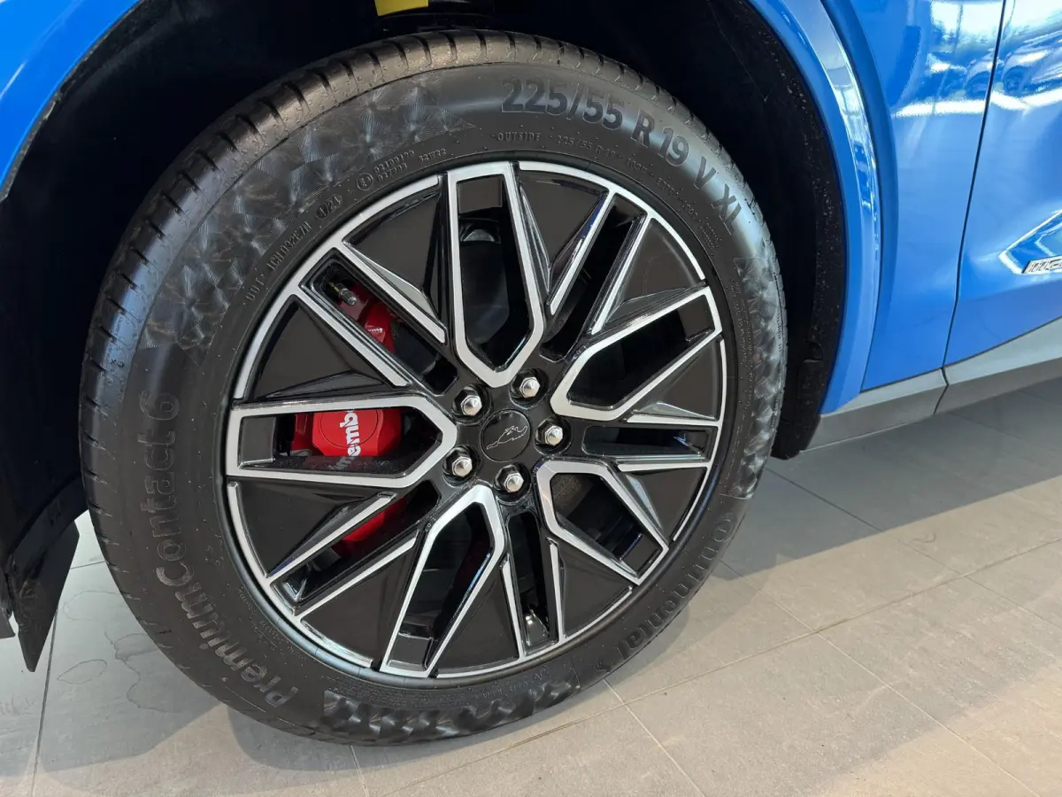 Extended Premium RWD 88 kWh | Direct leverbaar | €6856,- Ford voordeel | Camera + PDC | Adaptief Cruise Control | Clima | Stoelverwarming |