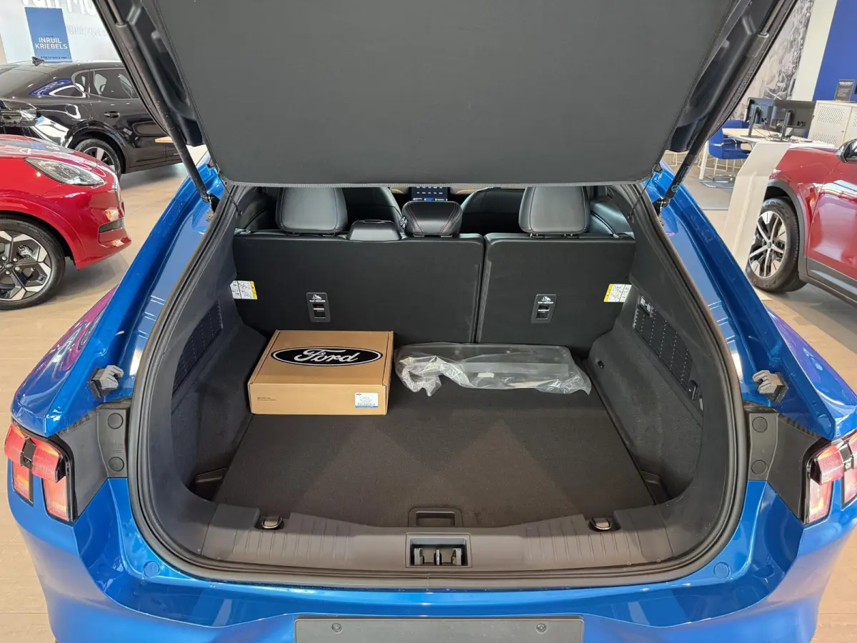 Extended Premium RWD 88 kWh | Direct leverbaar | €6856,- Ford voordeel | Camera + PDC | Adaptief Cruise Control | Clima | Stoelverwarming |