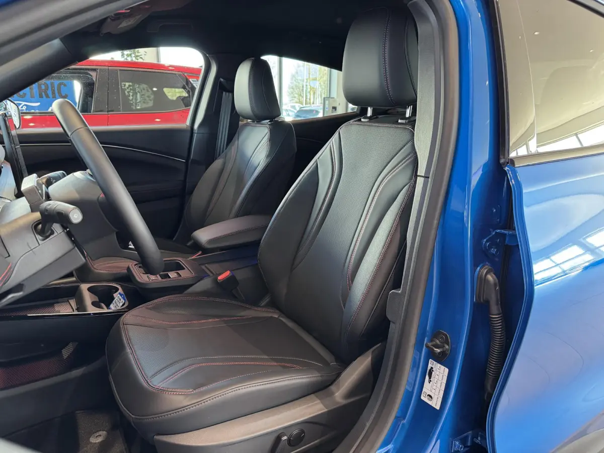 Extended Premium RWD 88 kWh | Direct leverbaar | €6856,- Ford voordeel | Camera + PDC | Adaptief Cruise Control | Clima | Stoelverwarming |
