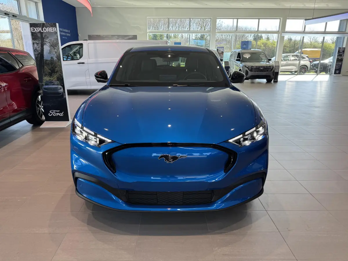 Extended Premium RWD 88 kWh | Direct leverbaar | €6856,- Ford voordeel | Camera + PDC | Adaptief Cruise Control | Clima | Stoelverwarming |