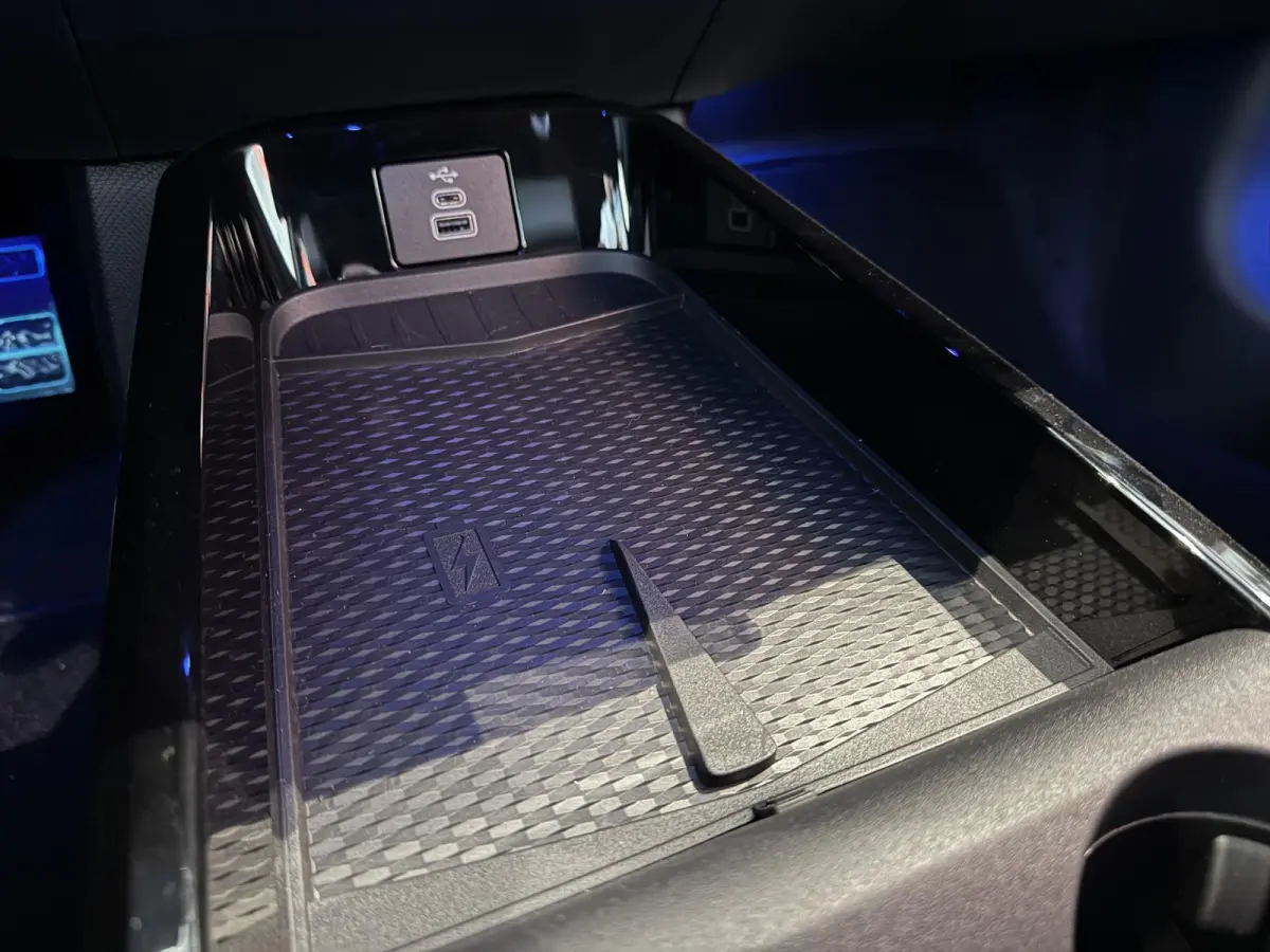 Extended Premium RWD 88 kWh | Direct leverbaar | €6856,- Ford voordeel | Camera + PDC | Adaptief Cruise Control | Clima | Stoelverwarming |