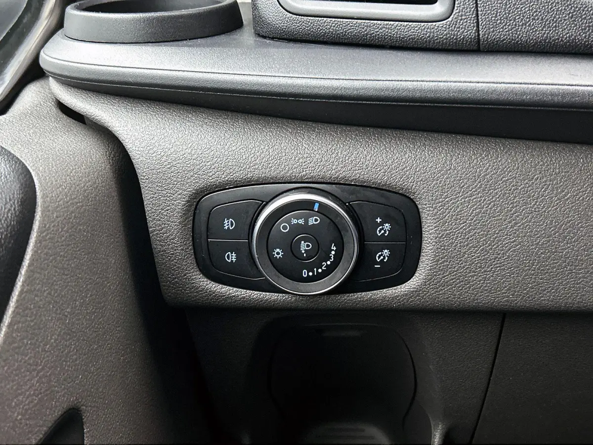 300 2.0 TDCI Automaat L2H1 Trend Dubbele Cabine Airco Navigatie Cruisecontrol Camera PDCVA Trekhaak