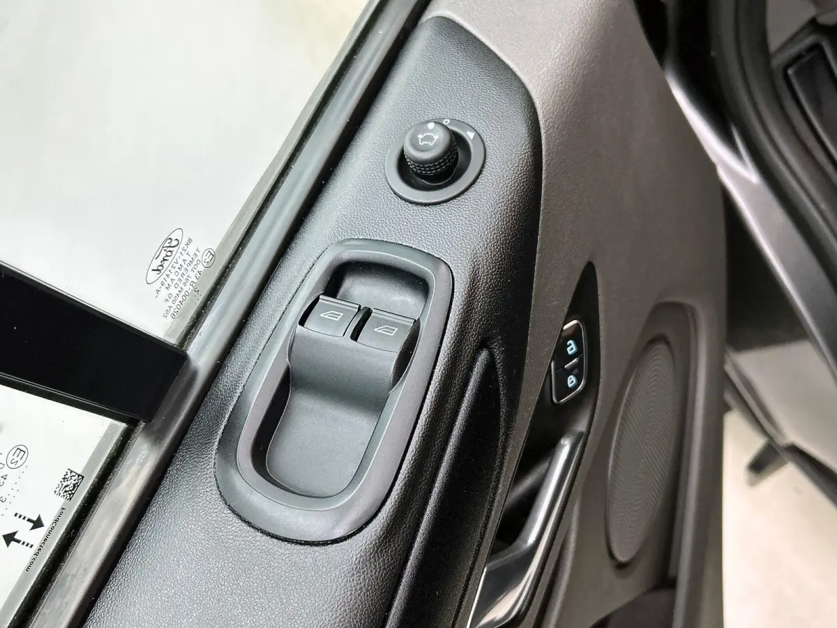 300 2.0 TDCI Automaat L2H1 Trend Dubbele Cabine Airco Navigatie Cruisecontrol Camera PDCVA Trekhaak