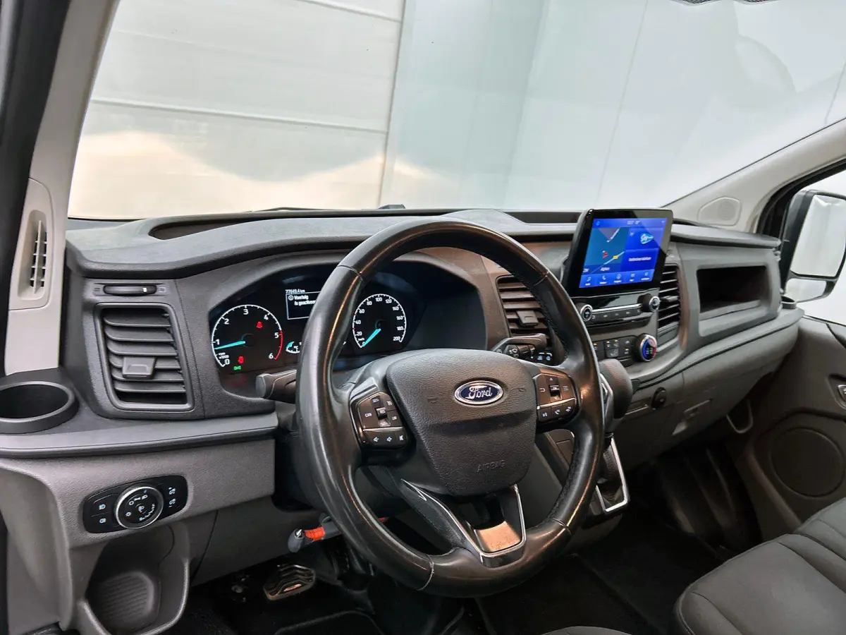 300 2.0 TDCI Automaat L2H1 Trend Dubbele Cabine Airco Navigatie Cruisecontrol Camera PDCVA Trekhaak