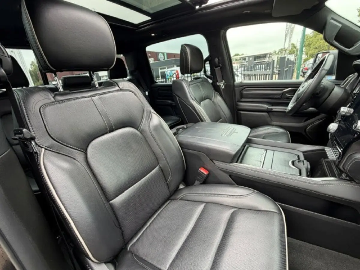 1500 5.7 V8 4x4 Crew Cab Limited RAMVOL!!