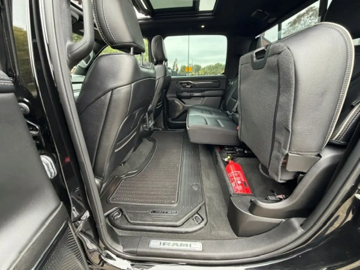 1500 5.7 V8 4x4 Crew Cab Limited RAMVOL!!