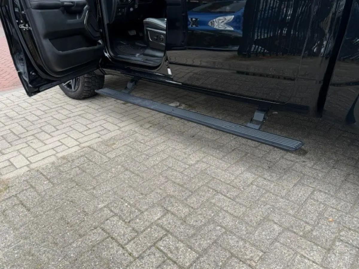 1500 5.7 V8 4x4 Crew Cab Limited RAMVOL!!