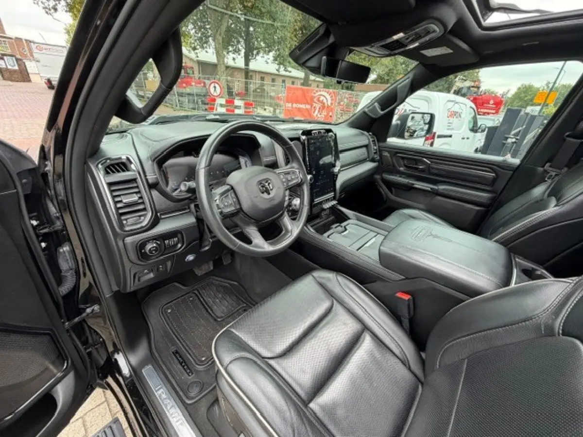 1500 5.7 V8 4x4 Crew Cab Limited RAMVOL!!