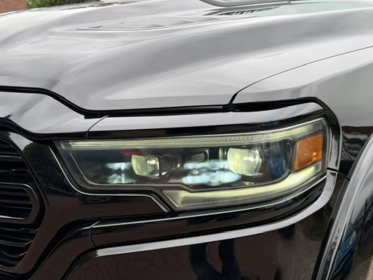 1500 5.7 V8 4x4 Crew Cab Limited RAMVOL!!
