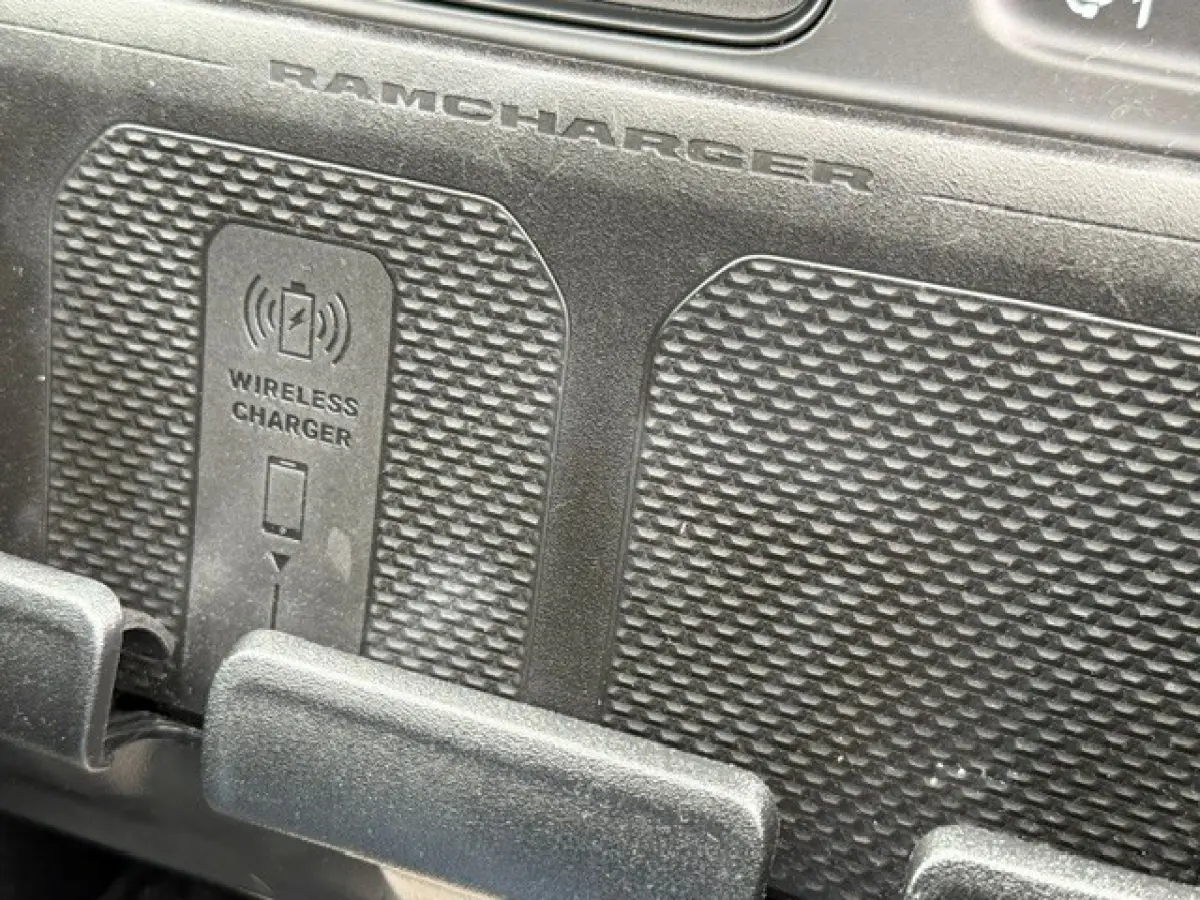 1500 5.7 V8 4x4 Crew Cab Limited RAMVOL!!