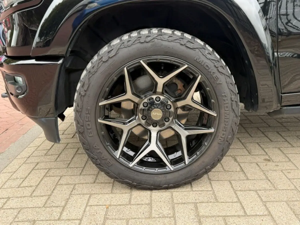 1500 5.7 V8 4x4 Crew Cab Limited RAMVOL!!