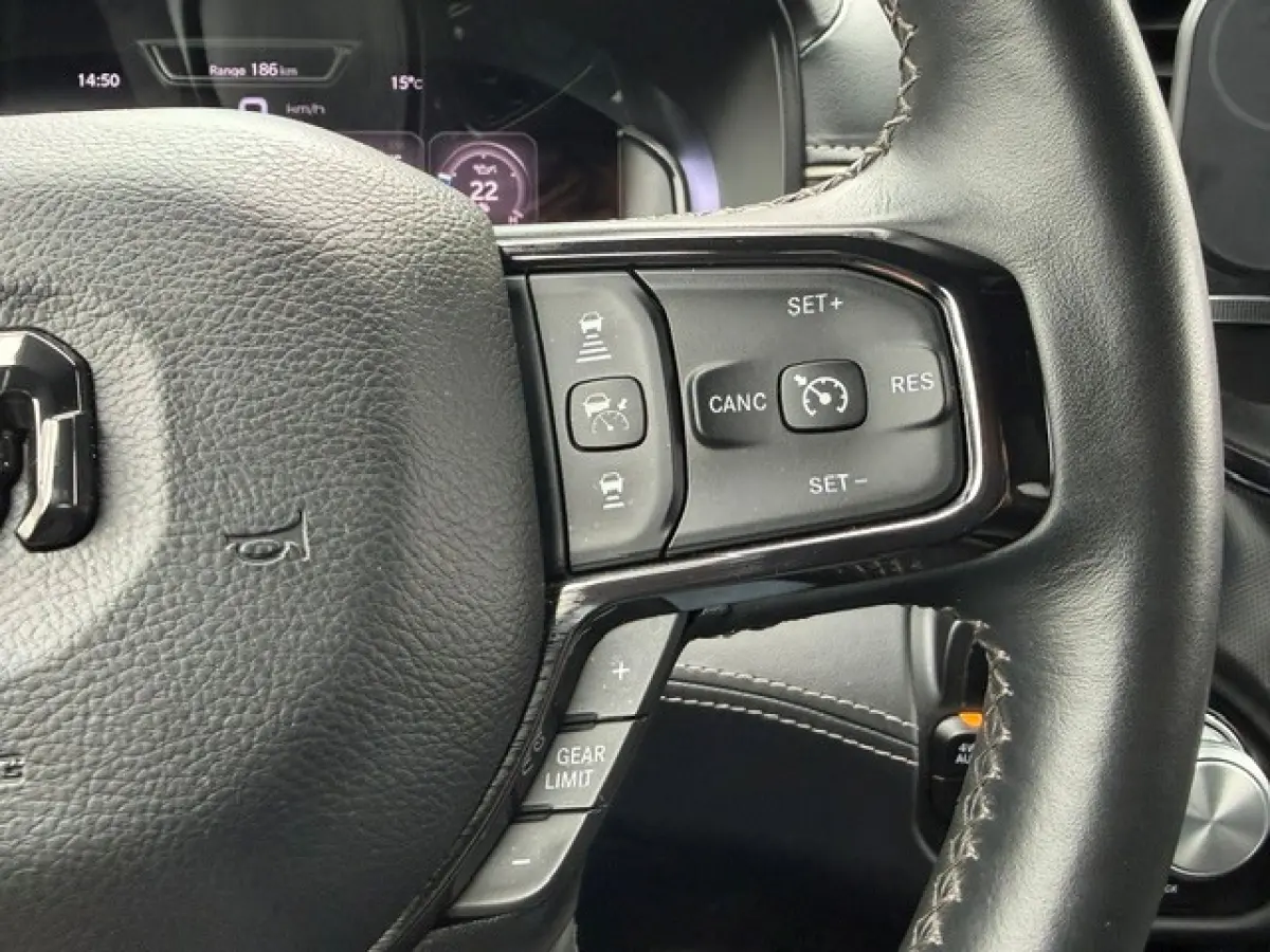 1500 5.7 V8 4x4 Crew Cab Limited RAMVOL!!