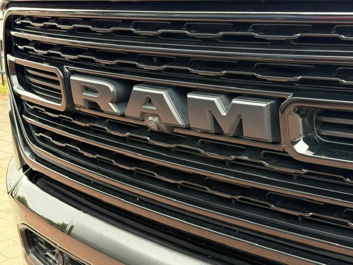 1500 5.7 V8 4x4 Crew Cab Limited RAMVOL!!