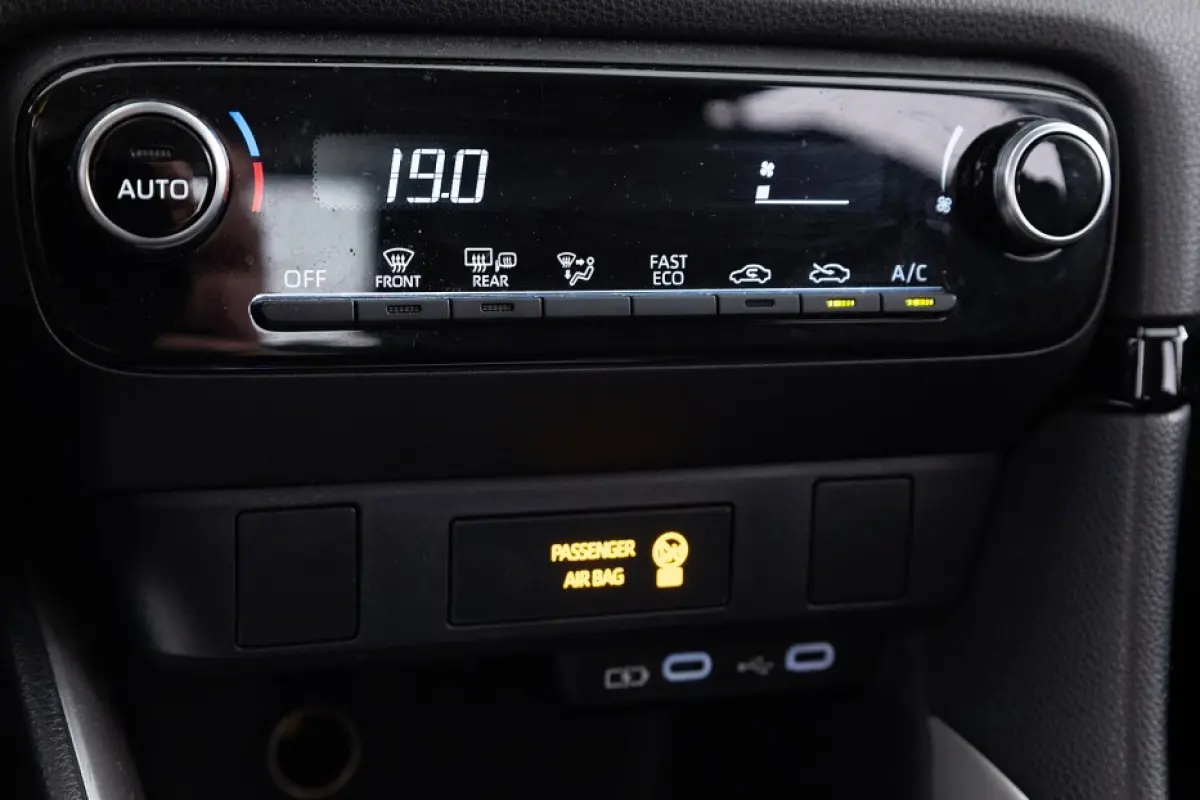 1.5 Hybrid 115 Active | CARPLAY | CAMERA | VELGEN | Automaat ✅ 1e Eigenaar