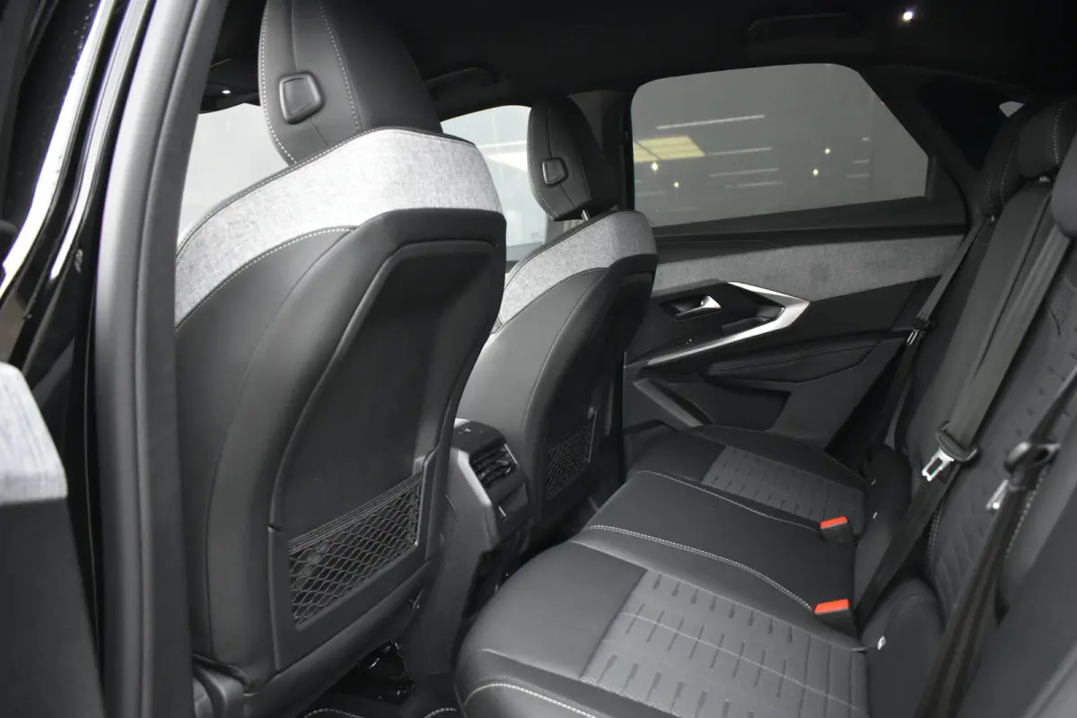 1.6 plug-in Hybrid 195 GT Tot 8 Jaar Garantie! | Elektr. Achterklep | Stuur/Stoelverwarming | Navigatie Pro | Keyless-Entry | Sfeerverlichting | Adaptive Cruise | !!