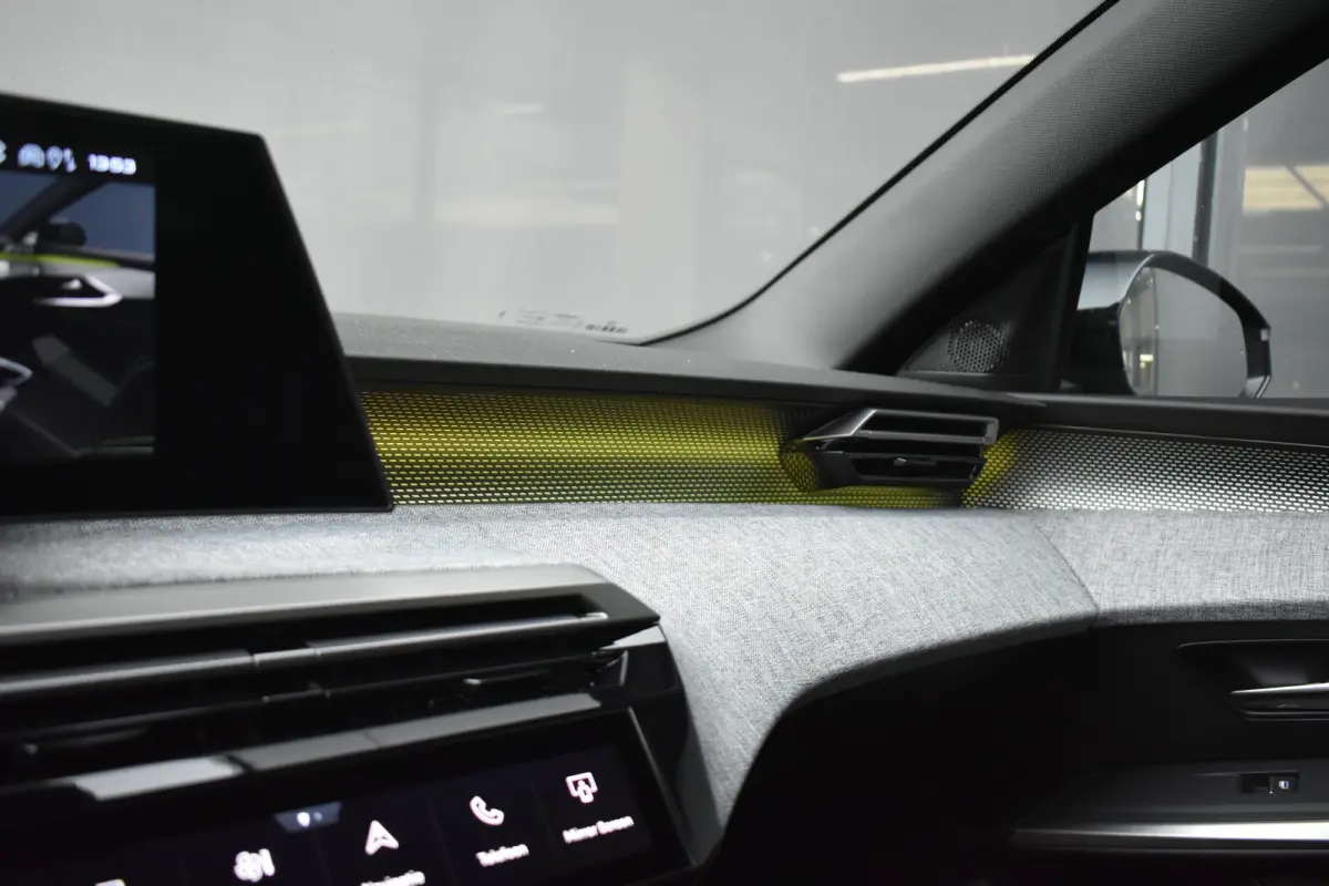 1.6 plug-in Hybrid 195 GT Tot 8 Jaar Garantie! | Elektr. Achterklep | Stuur/Stoelverwarming | Navigatie Pro | Keyless-Entry | Sfeerverlichting | Adaptive Cruise | !!