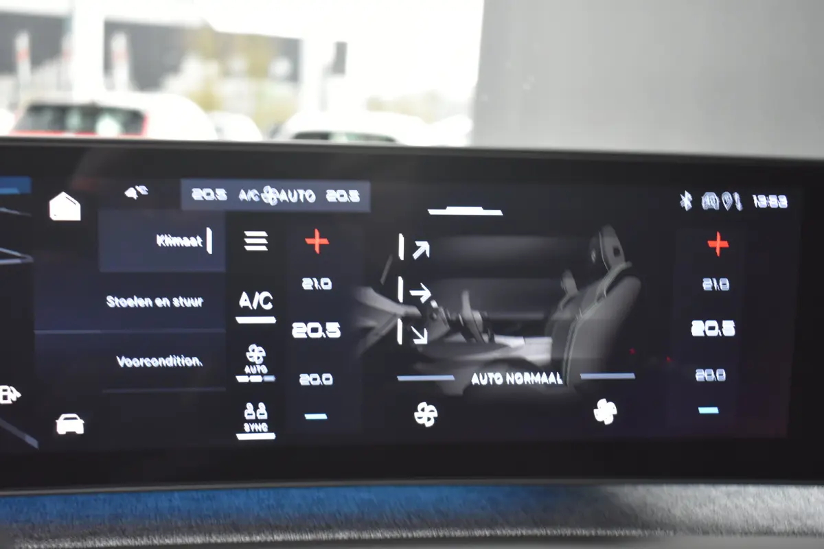 1.6 plug-in Hybrid 195 GT Tot 8 Jaar Garantie! | Elektr. Achterklep | Stuur/Stoelverwarming | Navigatie Pro | Keyless-Entry | Sfeerverlichting | Adaptive Cruise | !!