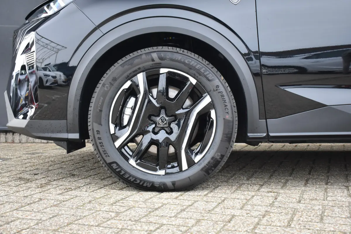 1.6 plug-in Hybrid 195 GT Tot 8 Jaar Garantie! | Elektr. Achterklep | Stuur/Stoelverwarming | Navigatie Pro | Keyless-Entry | Sfeerverlichting | Adaptive Cruise | !!