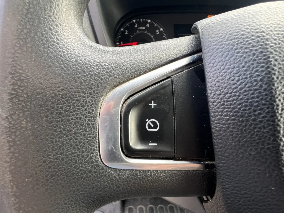 T35 2.3 dCi 135 L2H2 Work Edition