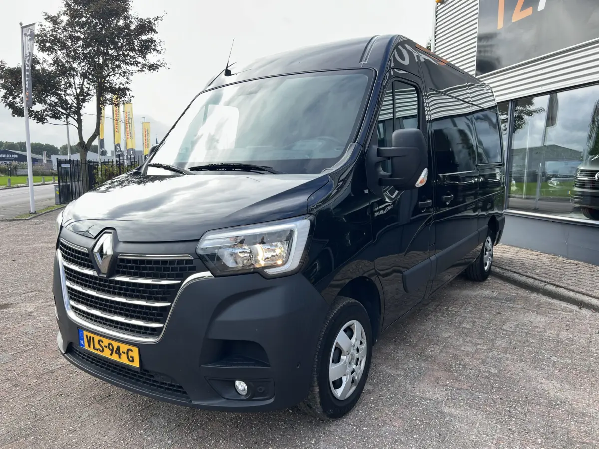 T35 2.3 dCi 135 L2H2 Work Edition