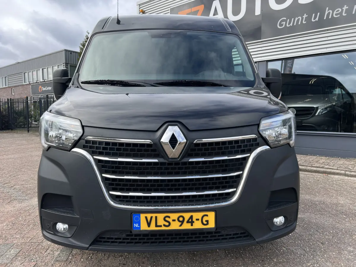 T35 2.3 dCi 135 L2H2 Work Edition