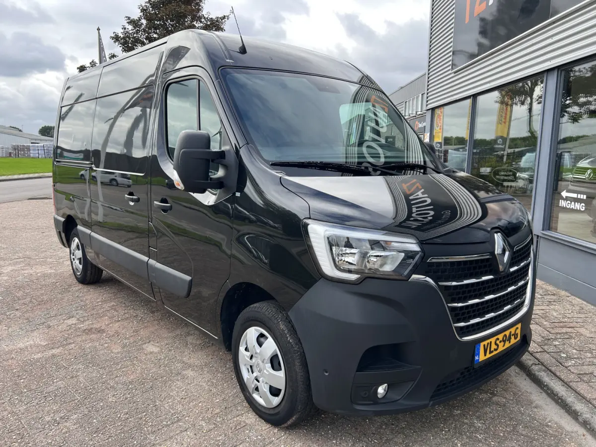 T35 2.3 dCi 135 L2H2 Work Edition