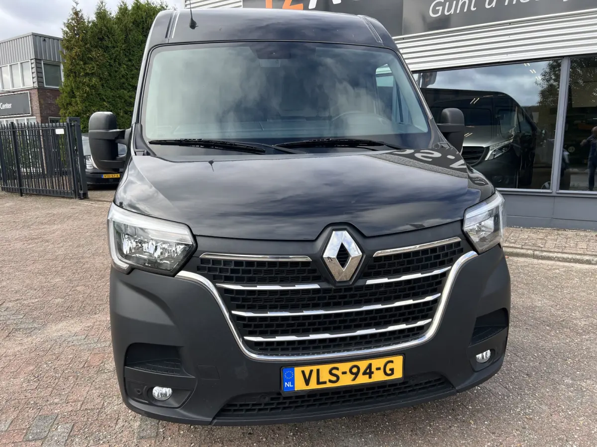 T35 2.3 dCi 135 L2H2 Work Edition