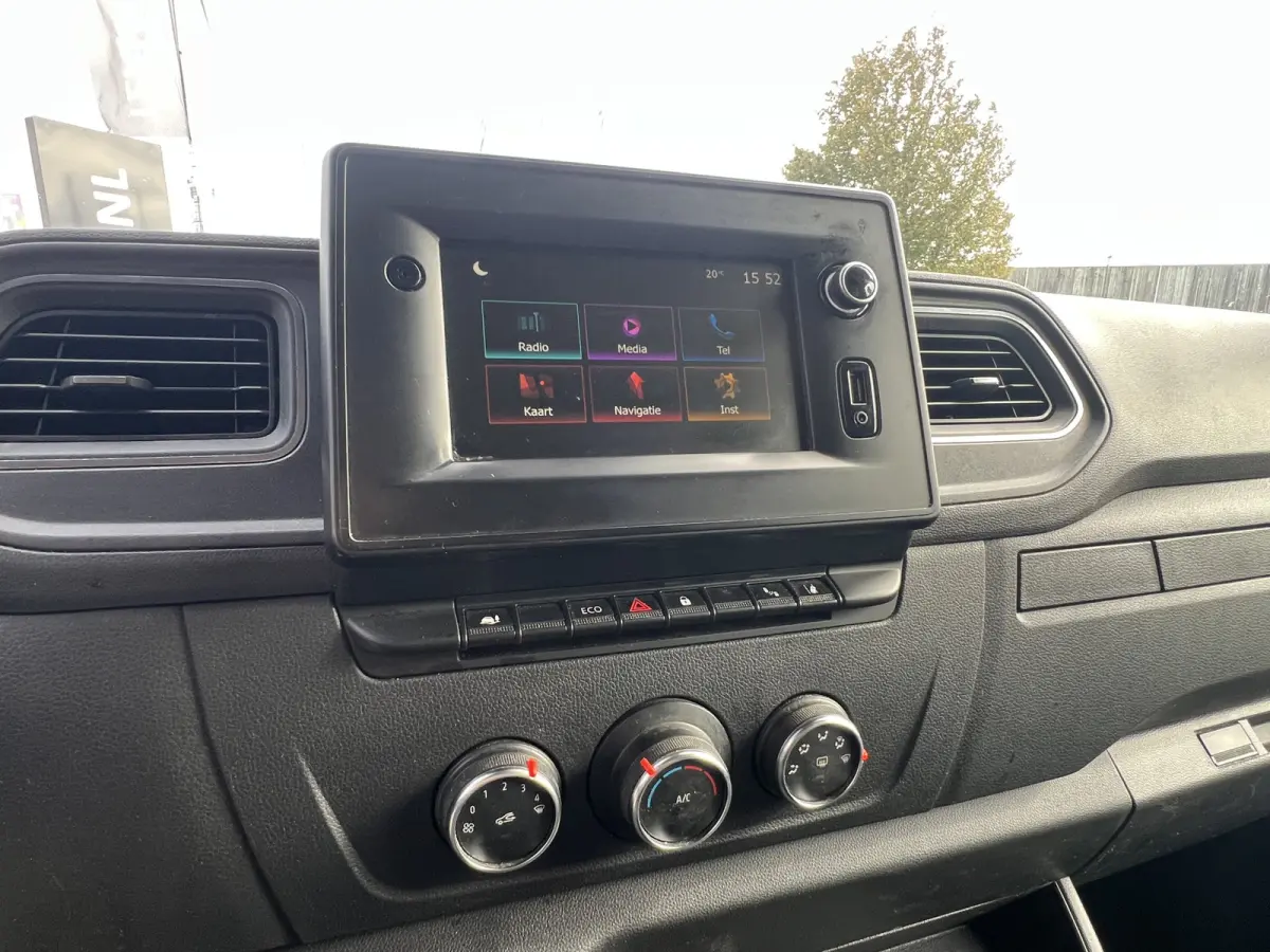 T35 2.3 dCi 135 L2H2 Work Edition