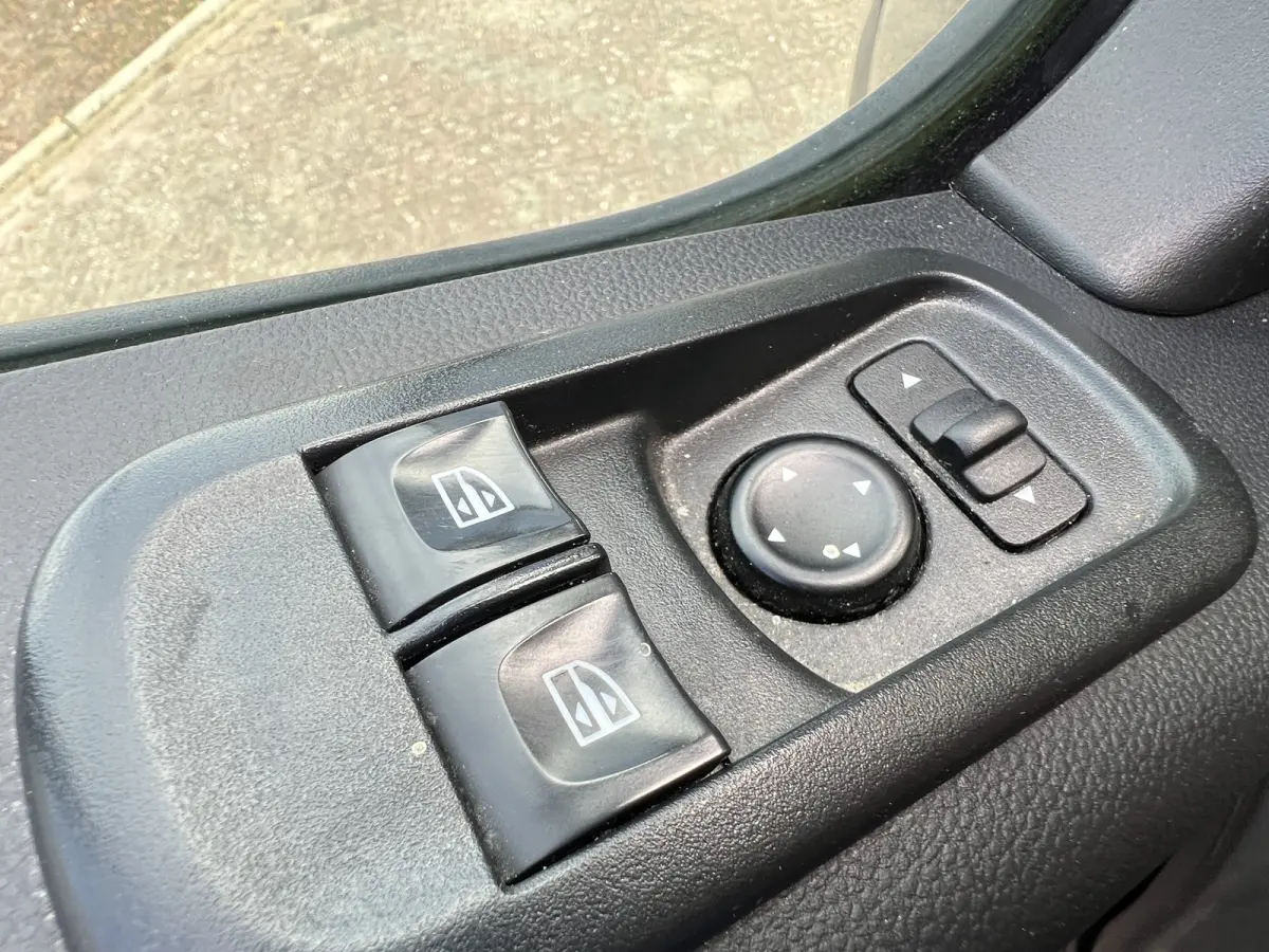 T35 2.3 dCi 135 L2H2 Work Edition