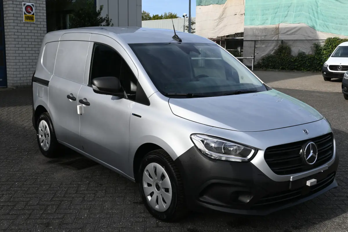 112 L1 51 kWh AC 22kW/DC 75kW, Climate controle, Smartphone integratiepakket