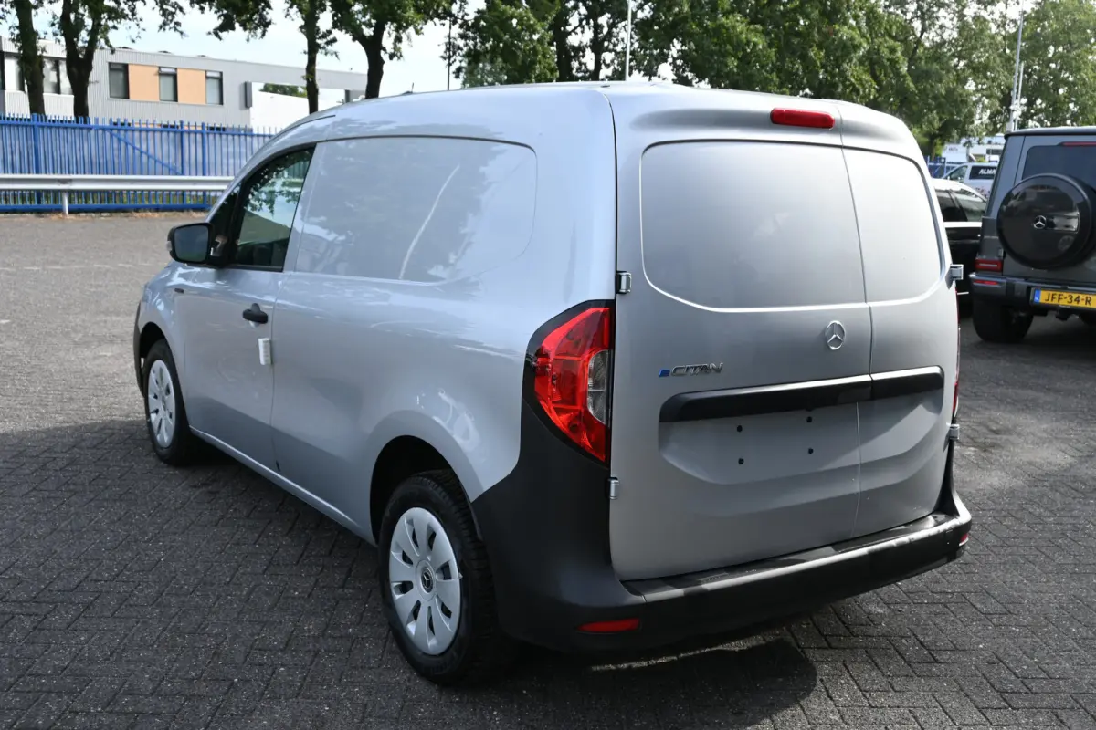 112 L1 51 kWh AC 22kW/DC 75kW, Climate controle, Smartphone integratiepakket