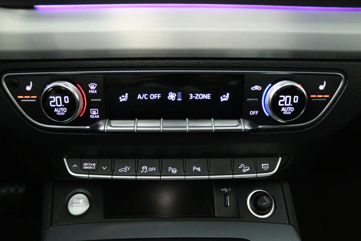 55 TFSI e quattro Competition (PANORAMADAK, 360 VIEW, STOELVERWARMING, BLACK PAKKET, LED, ADAPTIVE CRUISE, ELEKT. STOELEN)