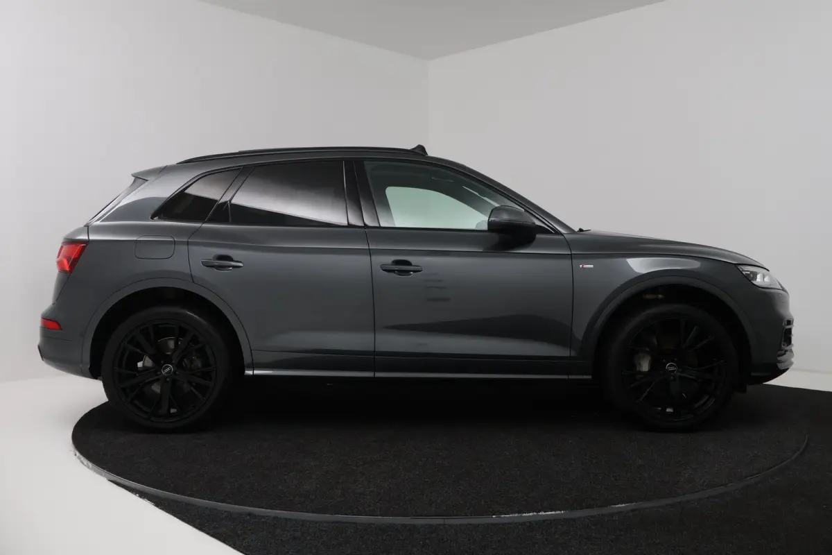 55 TFSI e quattro Competition (PANORAMADAK, 360 VIEW, STOELVERWARMING, BLACK PAKKET, LED, ADAPTIVE CRUISE, ELEKT. STOELEN)