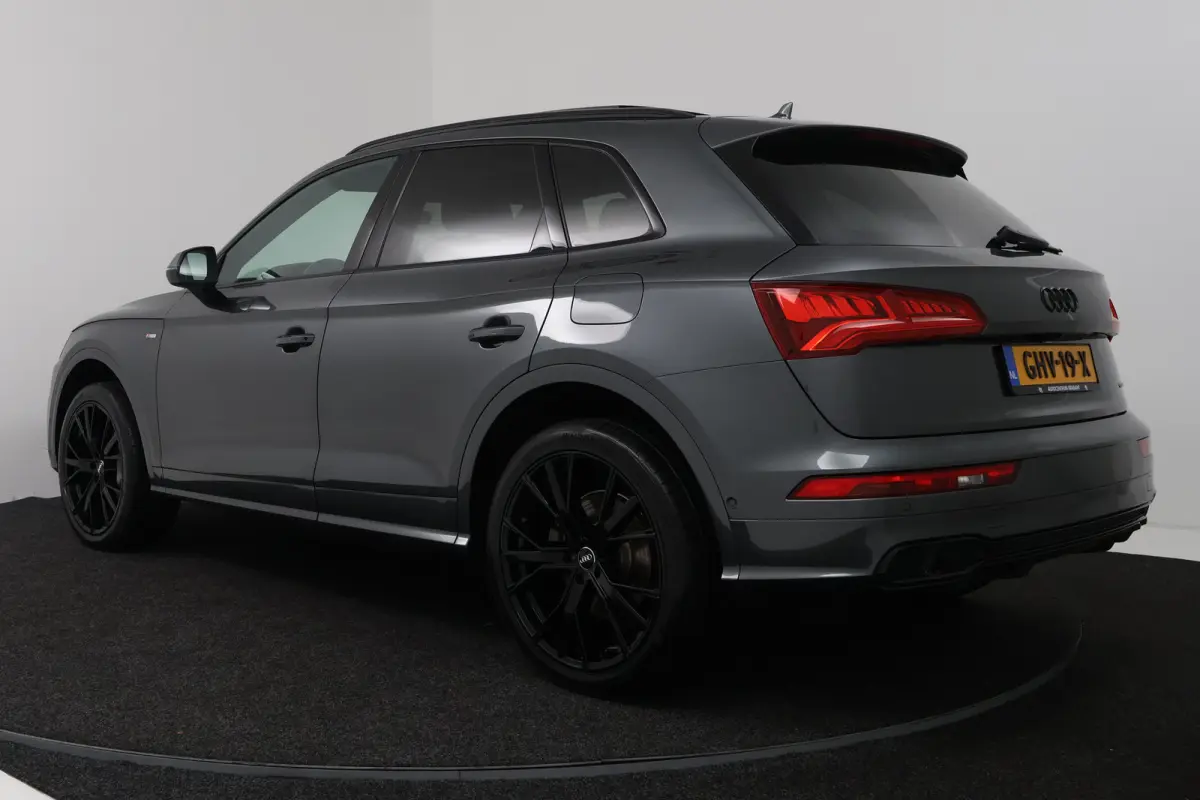 55 TFSI e quattro Competition (PANORAMADAK, 360 VIEW, STOELVERWARMING, BLACK PAKKET, LED, ADAPTIVE CRUISE, ELEKT. STOELEN)