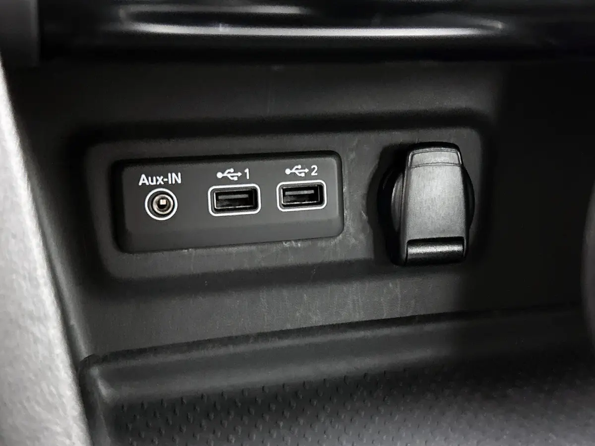 Automaat 1.3 TCe 141PK Zen / Trekhaak / 1700kg trekgewicht / Navigatie / Pdc.A / Airco-ecc./ Xenon / Apk nieuw