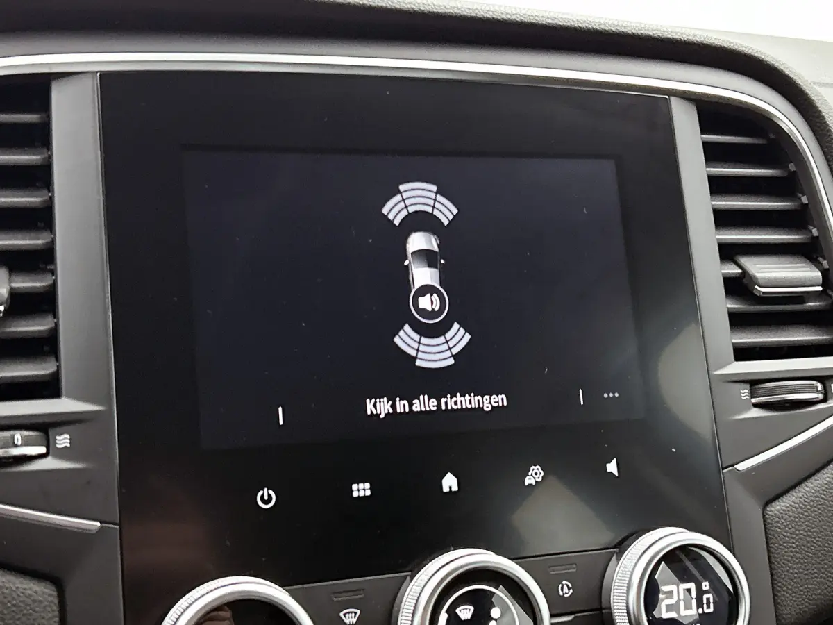 Automaat 1.3 TCe 141PK Zen / Trekhaak / 1700kg trekgewicht / Navigatie / Pdc.A / Airco-ecc./ Xenon / Apk nieuw
