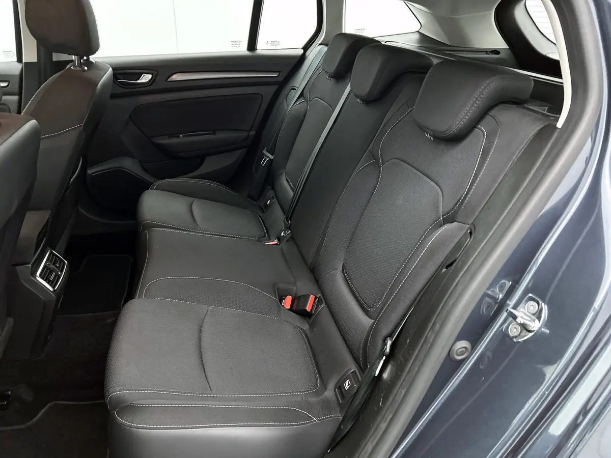 Automaat 1.3 TCe 141PK Zen / Trekhaak / 1700kg trekgewicht / Navigatie / Pdc.A / Airco-ecc./ Xenon / Apk nieuw